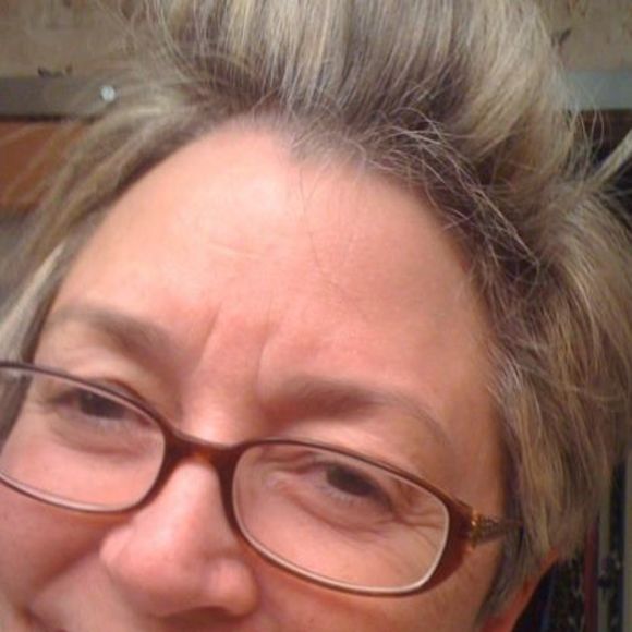 Meet your Posher, Debbie - Picture 1 of 1